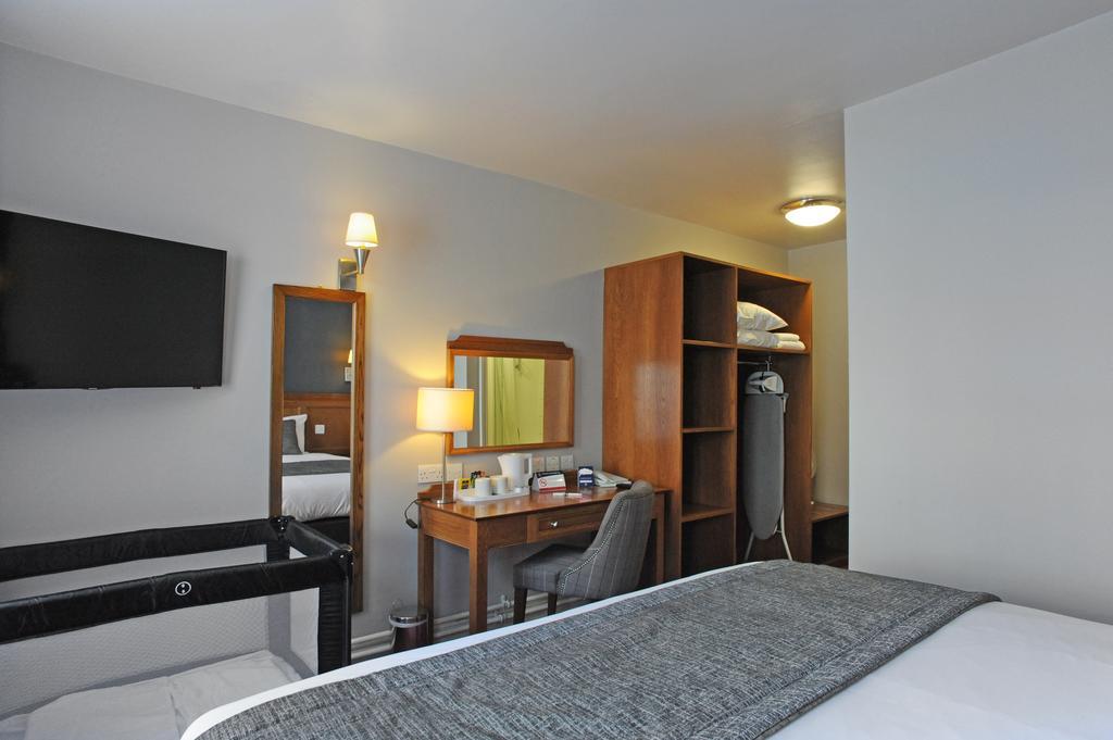 Brentwood Inn By Greene King Inns Rotherham Exteriör bild